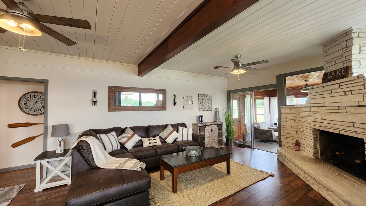 Photo of Livingroom in Silver Springs