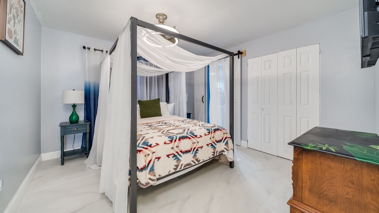 Photo of Bedroom in Sunrise