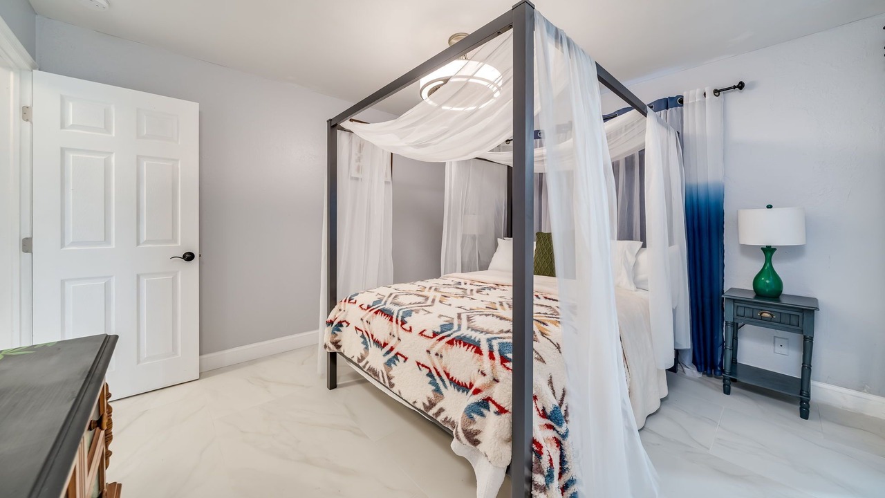 Photo of Bedroom in Sunrise