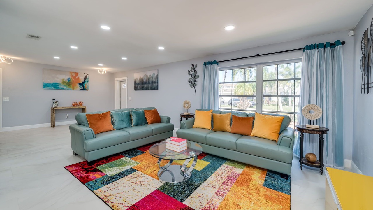 Photo of Livingroom in Sunrise