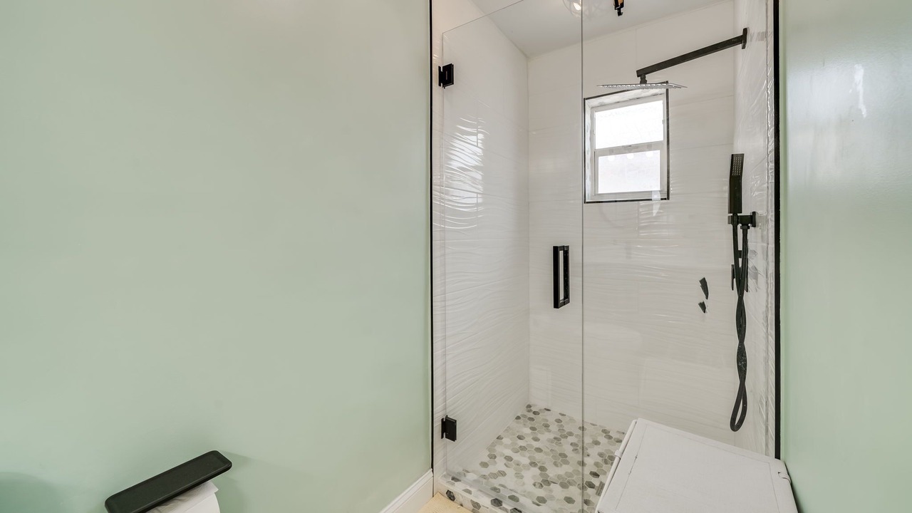 Photo of Bathroom in Sunrise