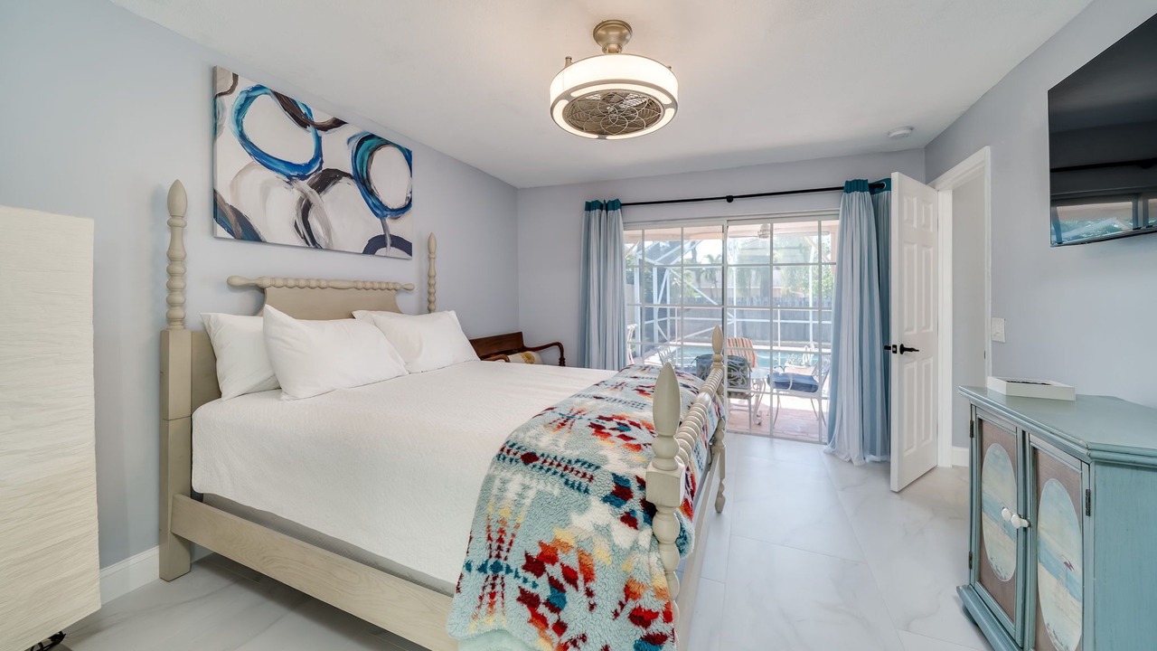 Photo of Bedroom in Sunrise