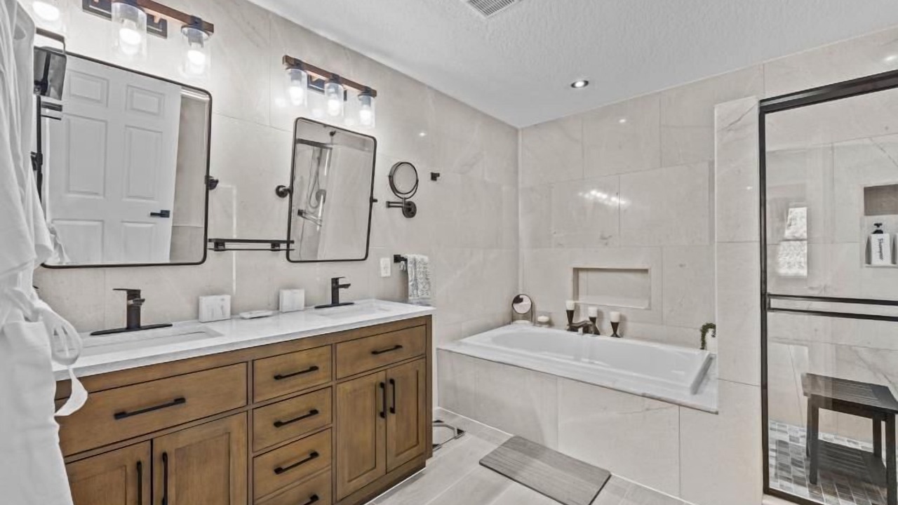 Photo of Bathroom in Windwood Bay
