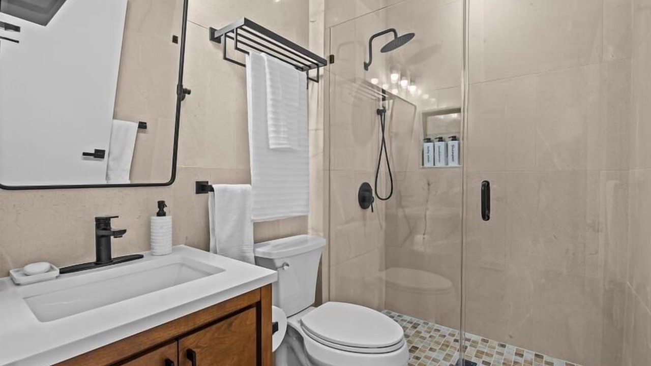 Photo of Bathroom in Windwood Bay