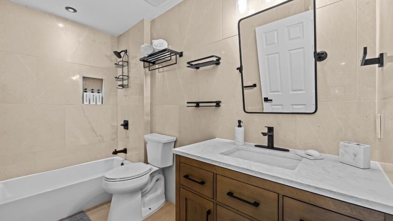 Photo of Bathroom in Windwood Bay