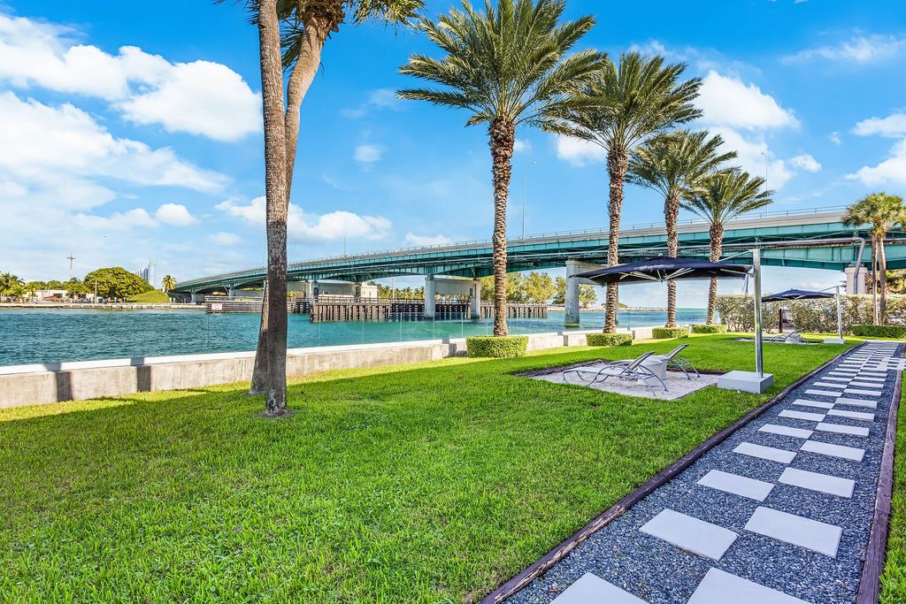 Photo of Patio Balcony in Bal Harbour