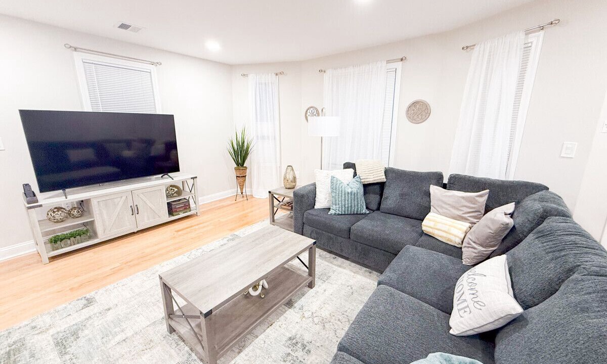 Photo of Livingroom in Dracut