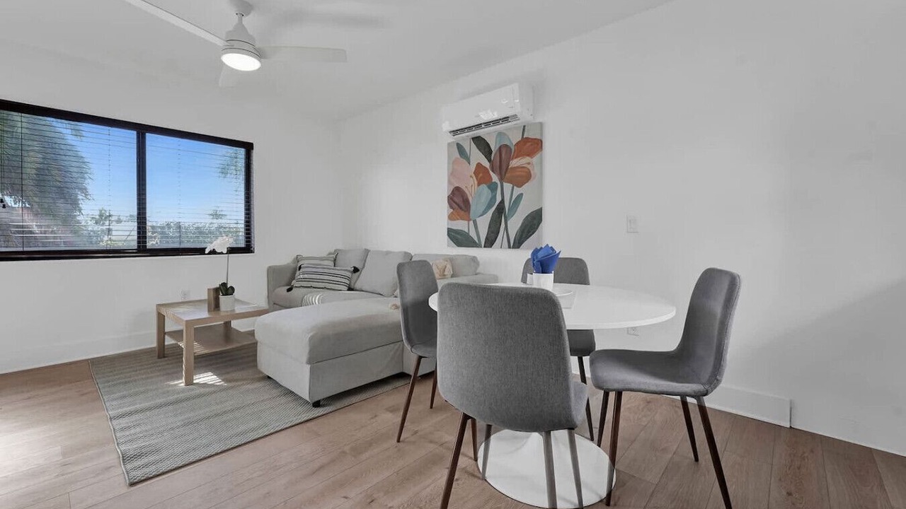 Photo of Livingroom in North Beach