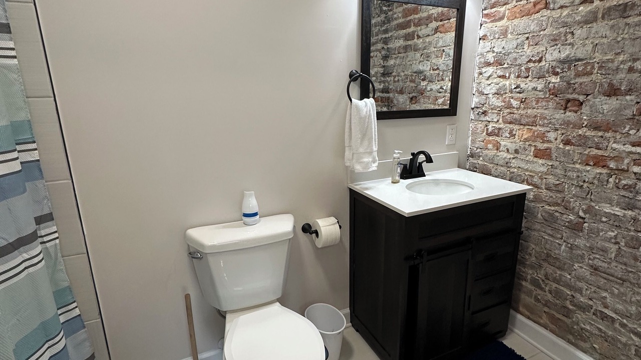 Photo of Bathroom in Fries