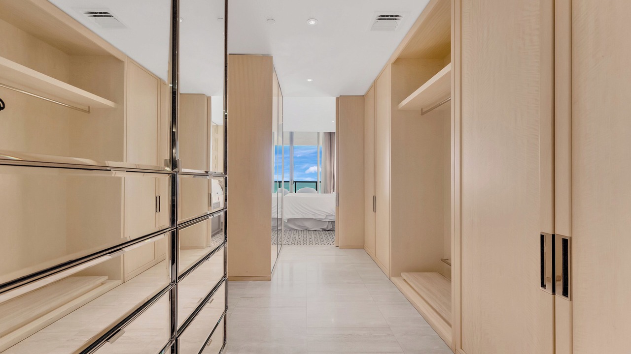 Photo of Bedroom in Bal Harbour