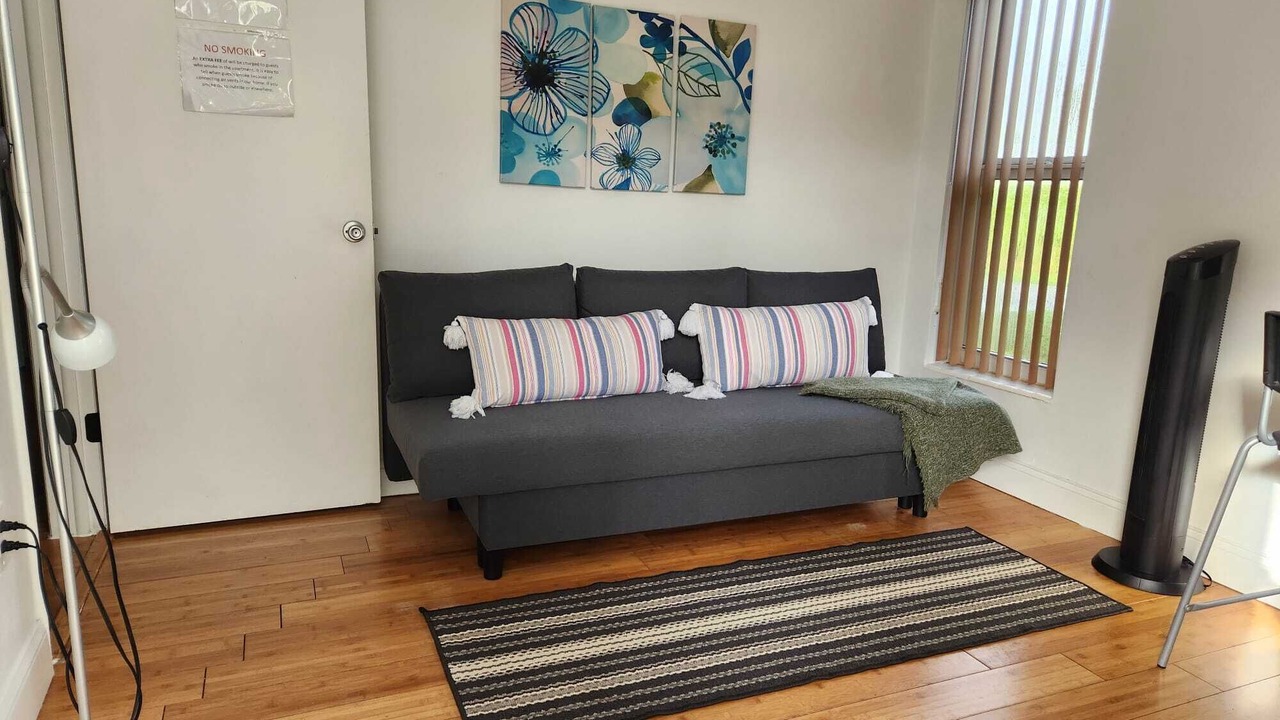 Photo of Livingroom in Ludlam
