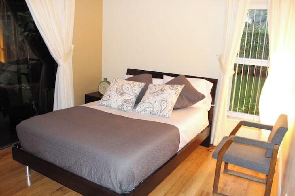 Photo of Bedroom in Ludlam