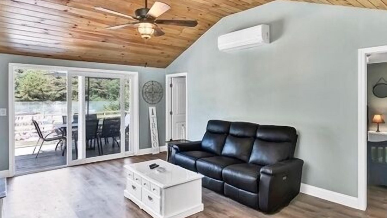Photo of Livingroom in North Truro
