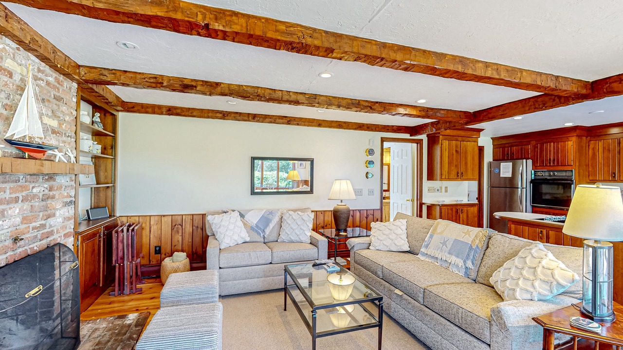 Photo of Livingroom in Yarmouth Port