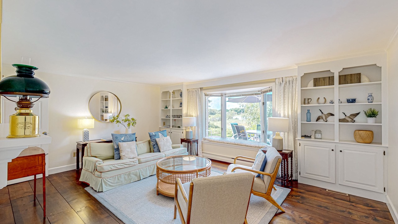 Photo of Livingroom in Yarmouth Port