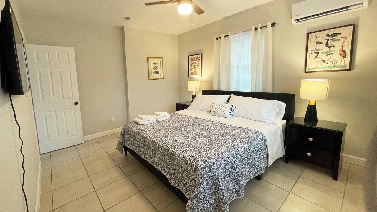 Photo of Bedroom in Biscayne Park