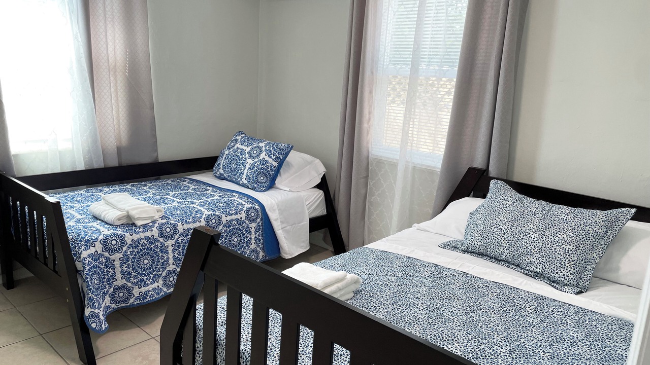 Photo of Bedroom in Biscayne Park
