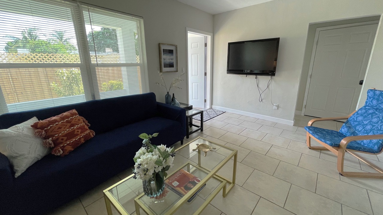 Photo of Livingroom in Biscayne Park