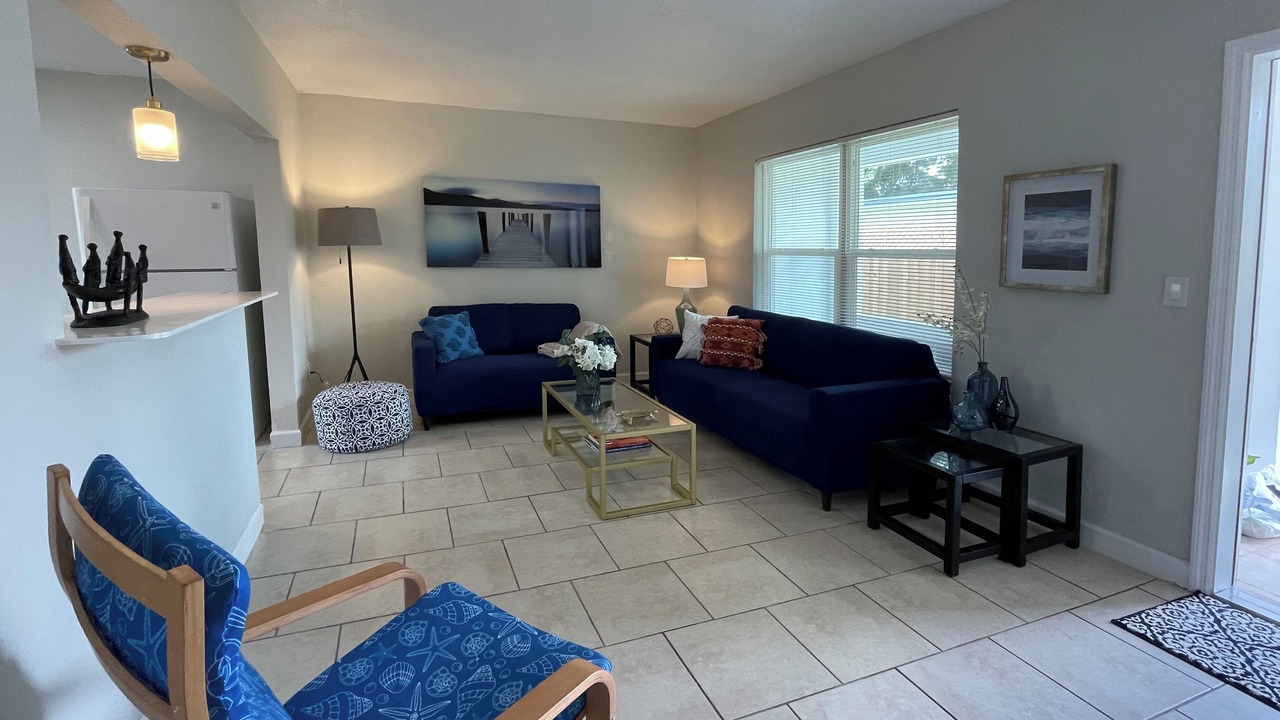 Photo of Livingroom in Biscayne Park