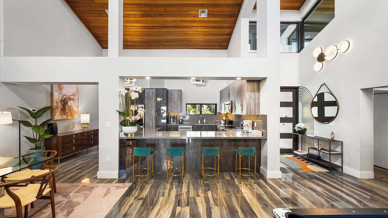 Photo of Livingroom in North Bay Village