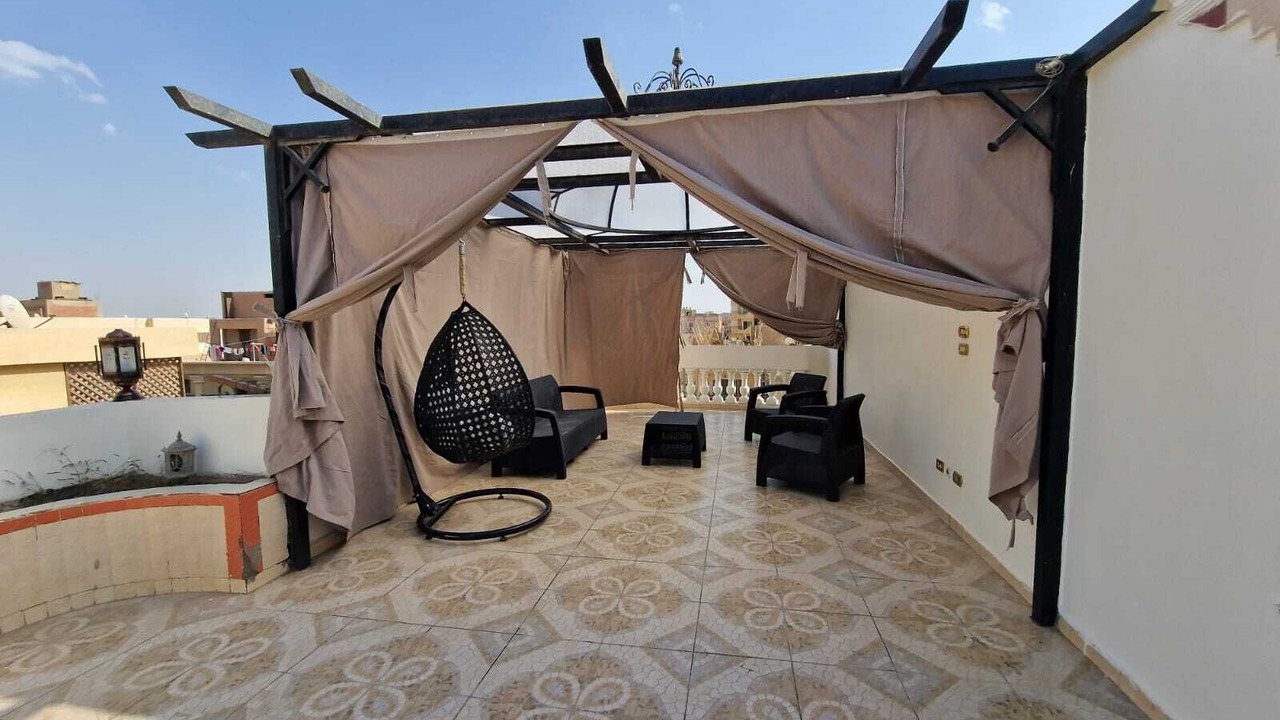 Photo of Patio Balcony in Pyramids Gardens