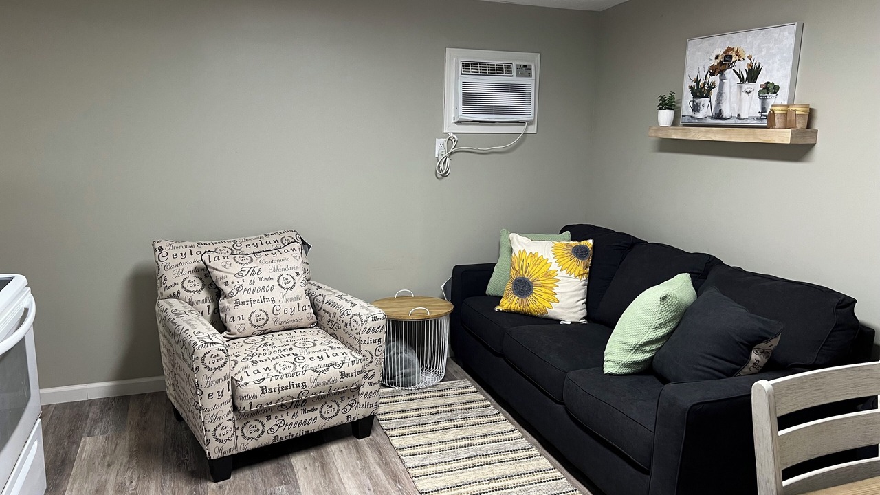Photo of Livingroom in Roxboro