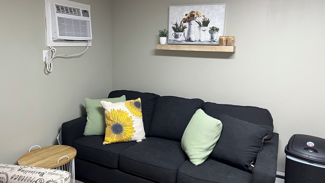 Photo of Livingroom in Roxboro