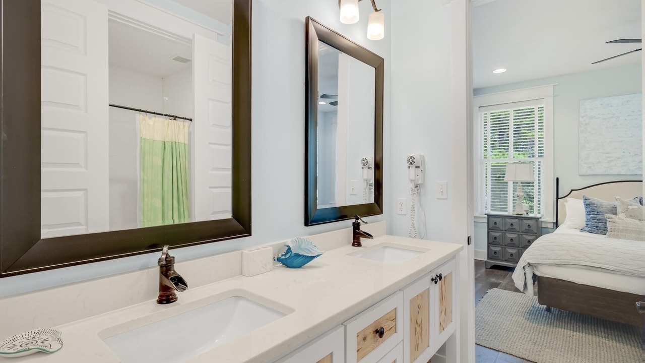 Photo of Bathroom in Greenway Park