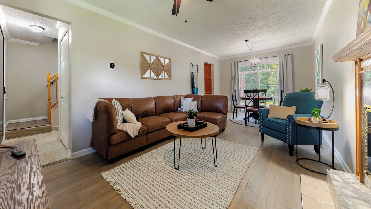Photo of Livingroom in Lansing