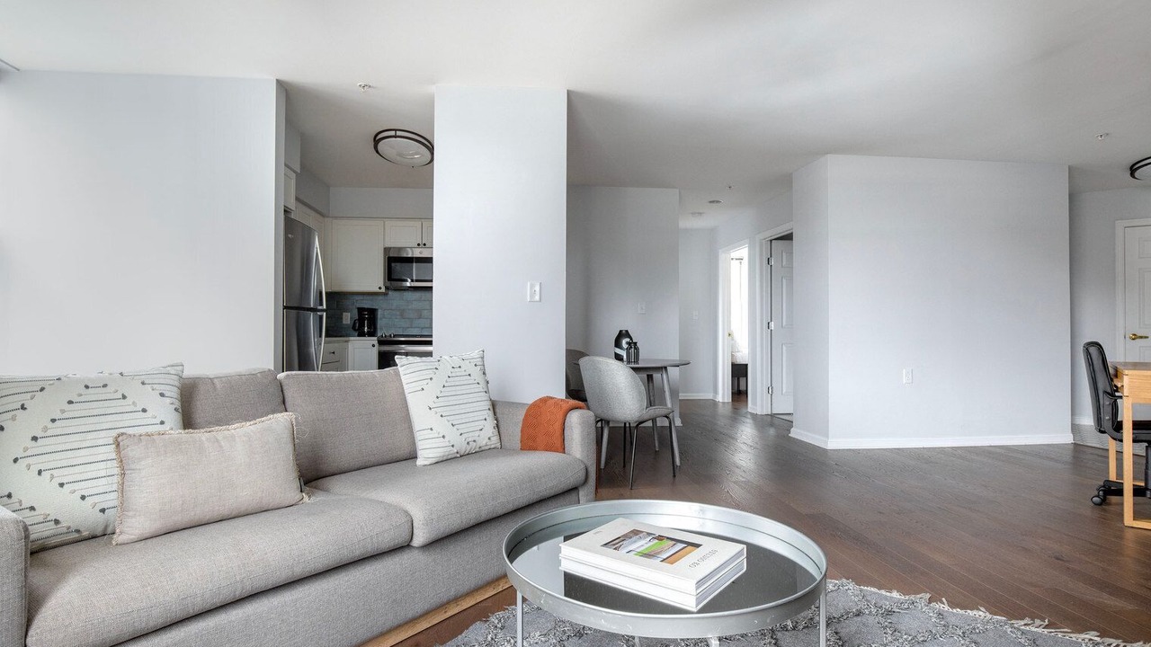 Photo of Livingroom in Central Square