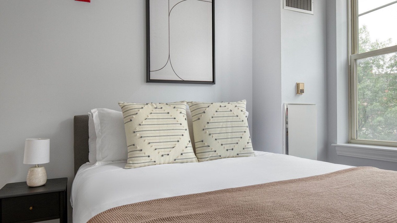 Photo of Bedroom in Central Square