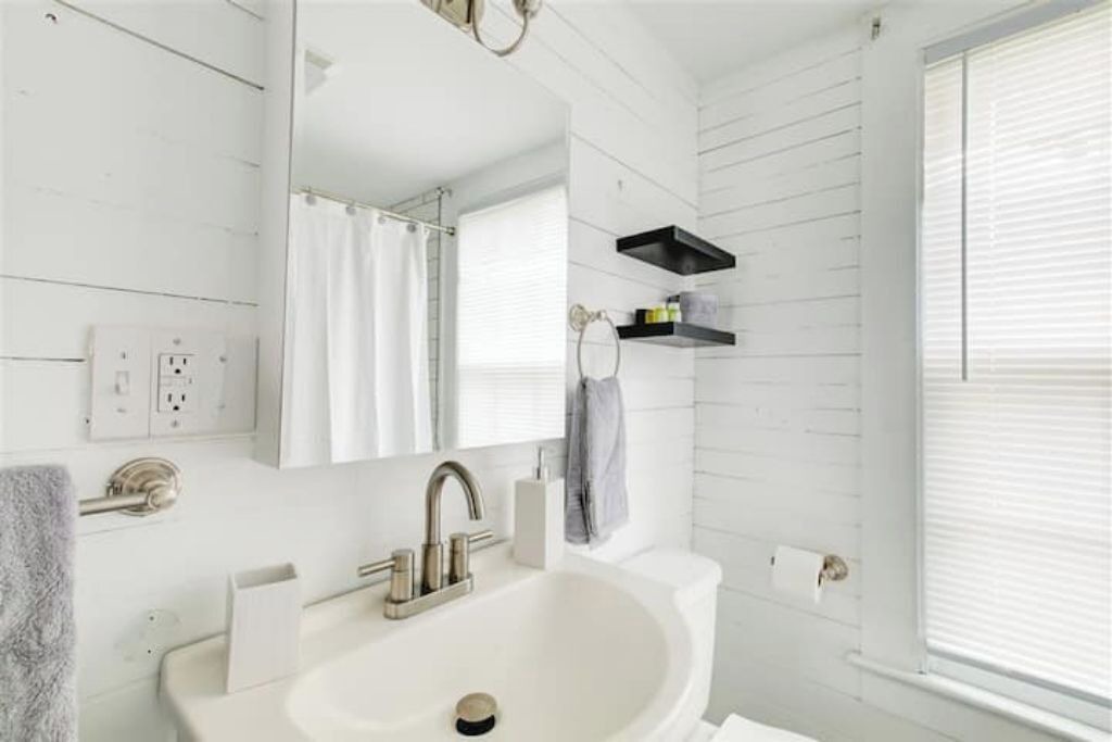 Photo of Bathroom in Gordonsville