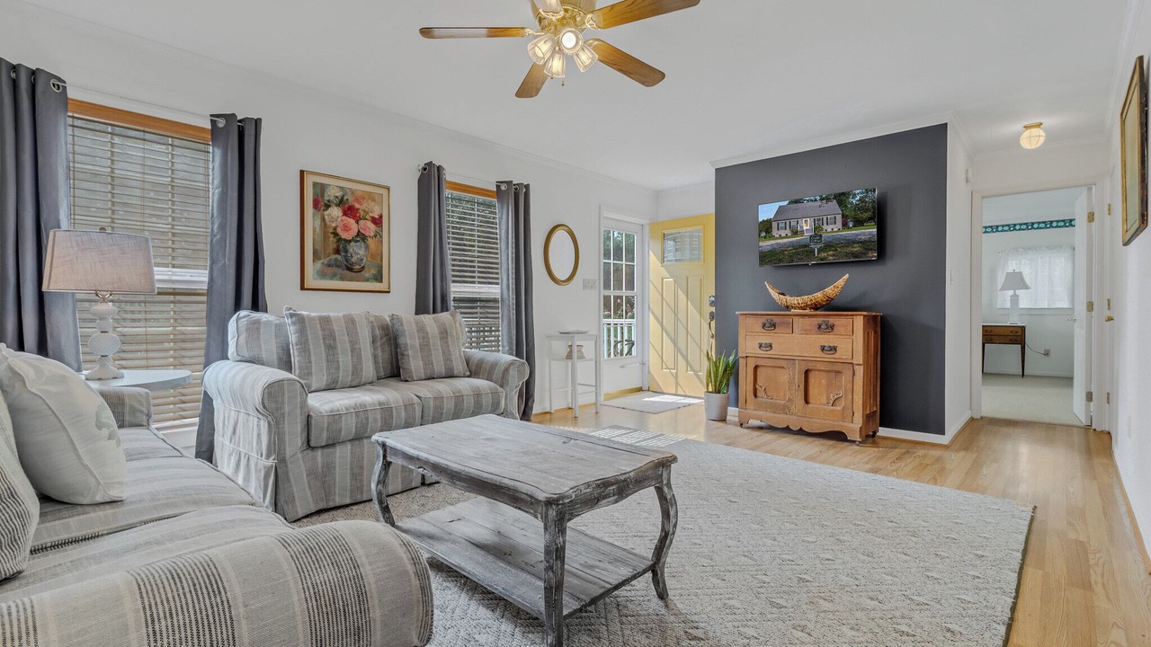 Photo of Livingroom in Irvington