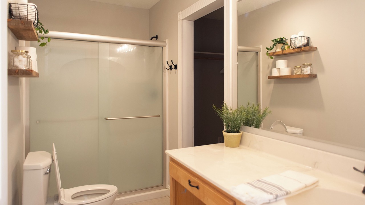 Photo of Bathroom in Gnaw Bone