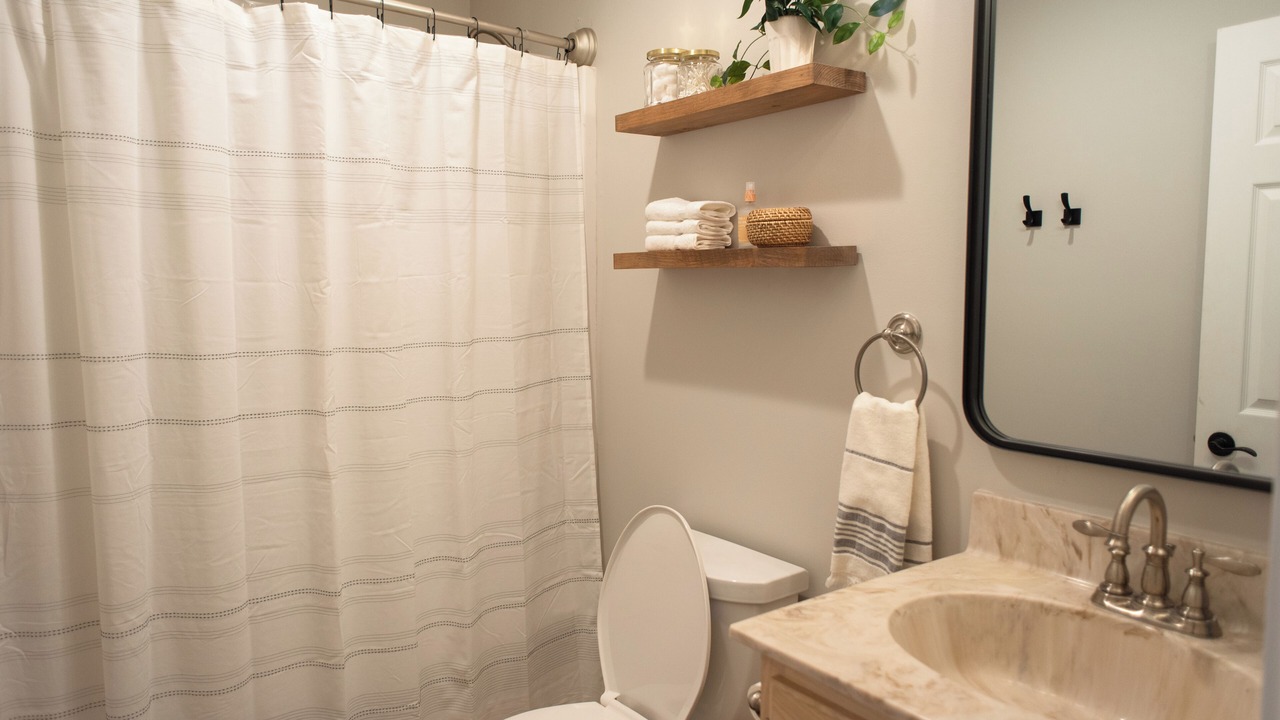 Photo of Bathroom in Gnaw Bone