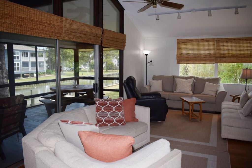 Photo of Livingroom in Deep Hole