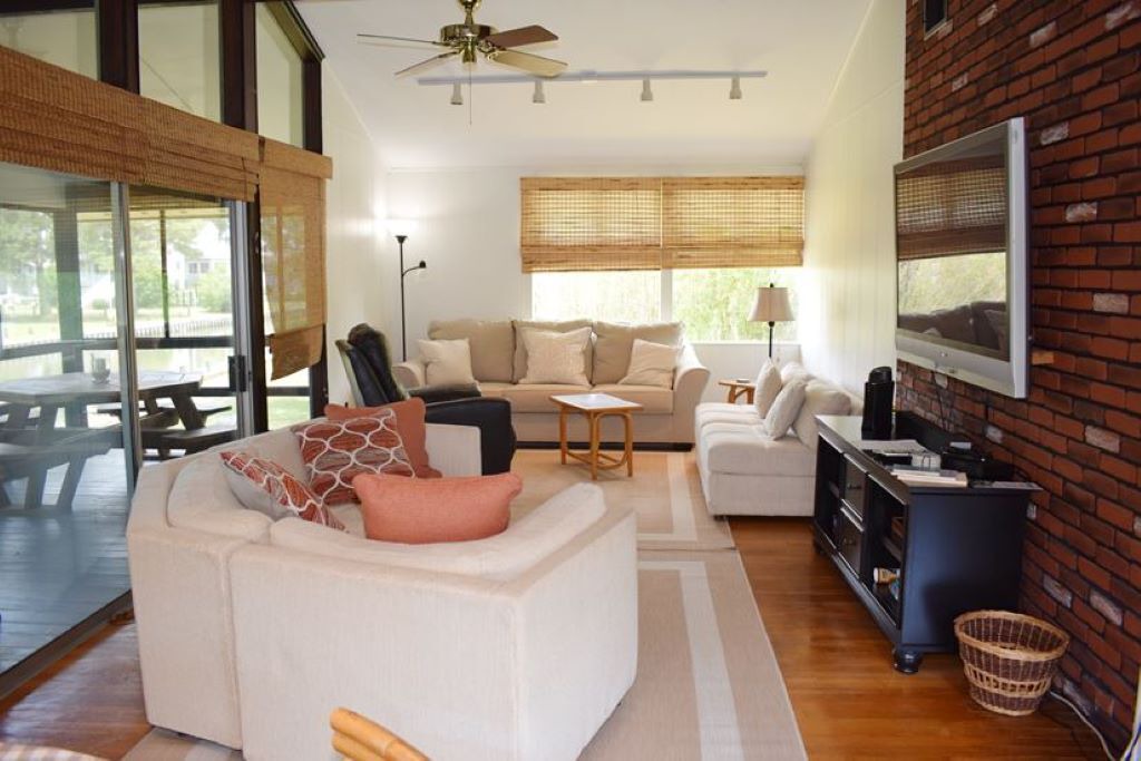 Photo of Livingroom in Deep Hole