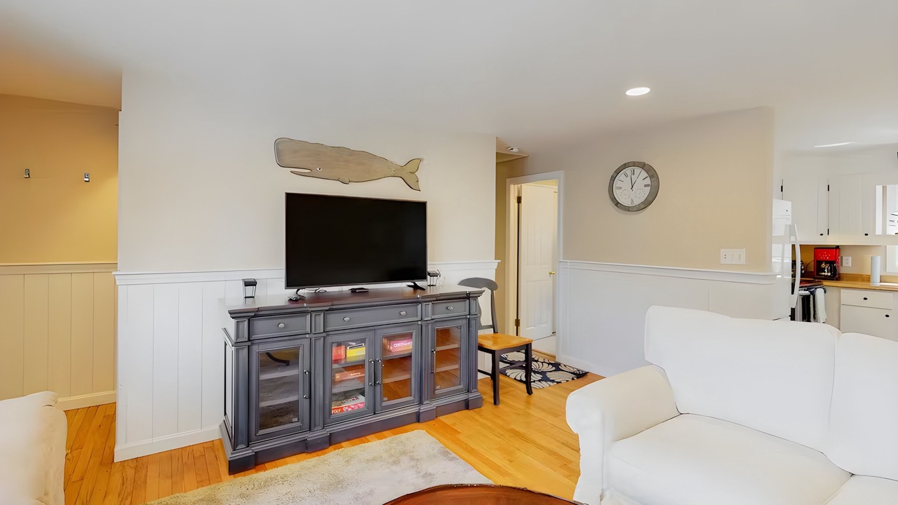 Photo of Livingroom in Truro
