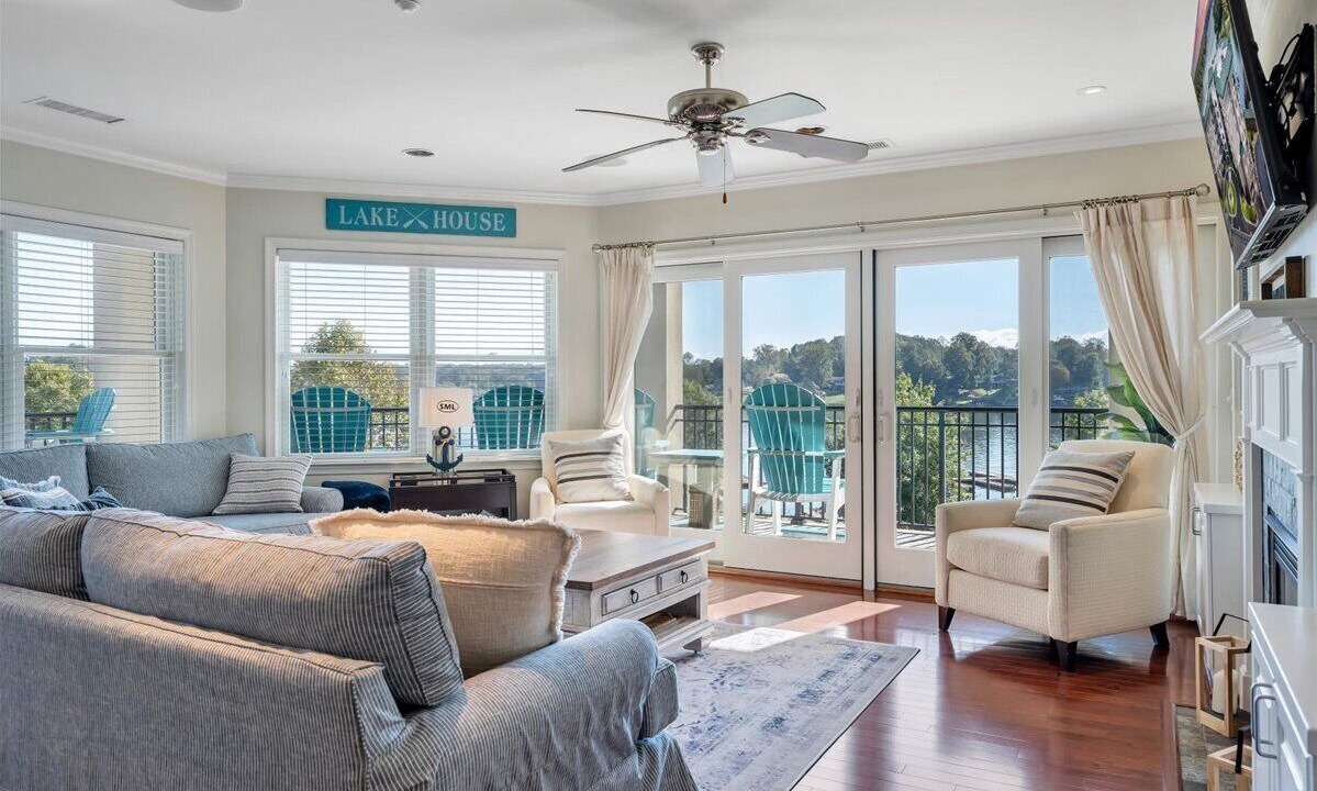 Photo of Livingroom in Westlake Corner