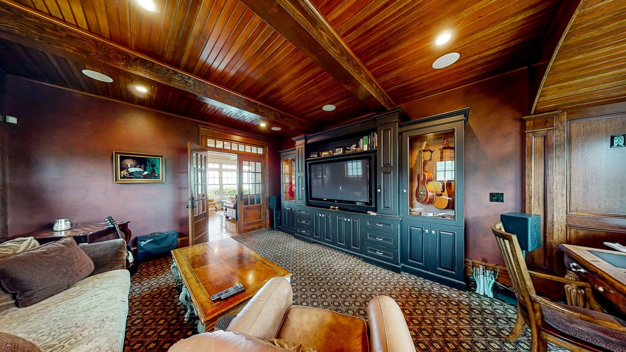 Photo of Livingroom in Cedar Bushes