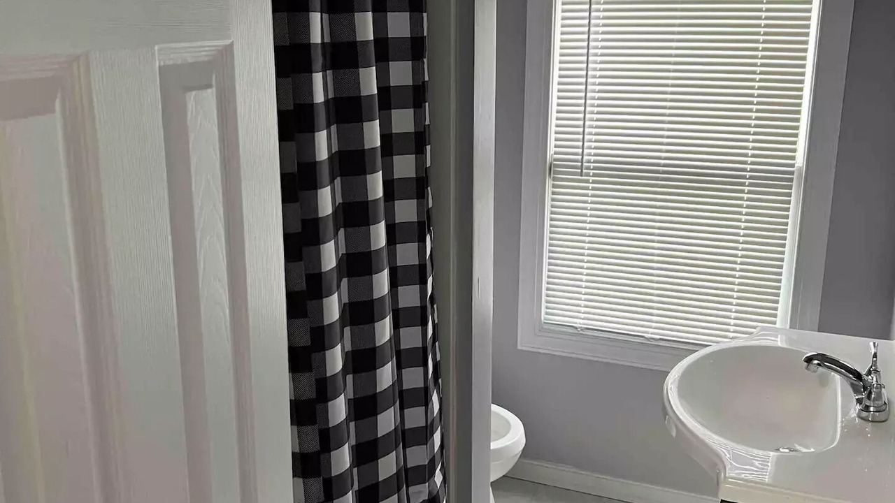 Photo of Bathroom in Mosby