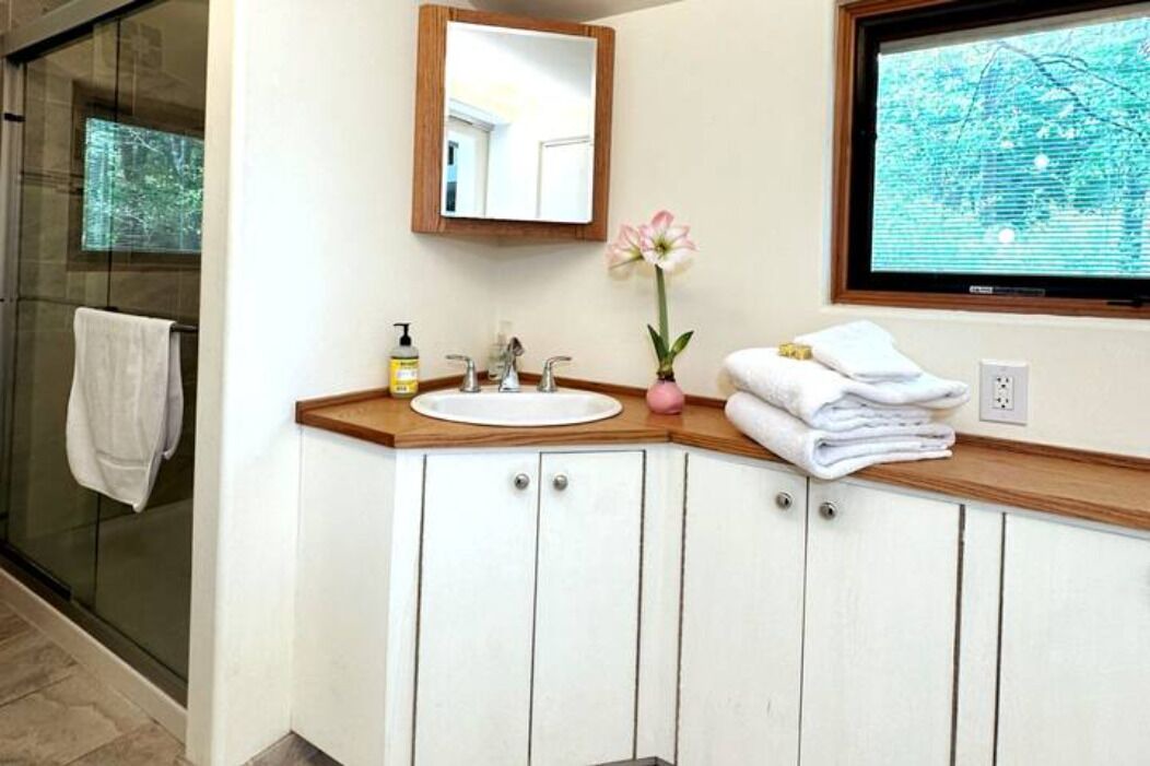 Photo of Bathroom in Zena