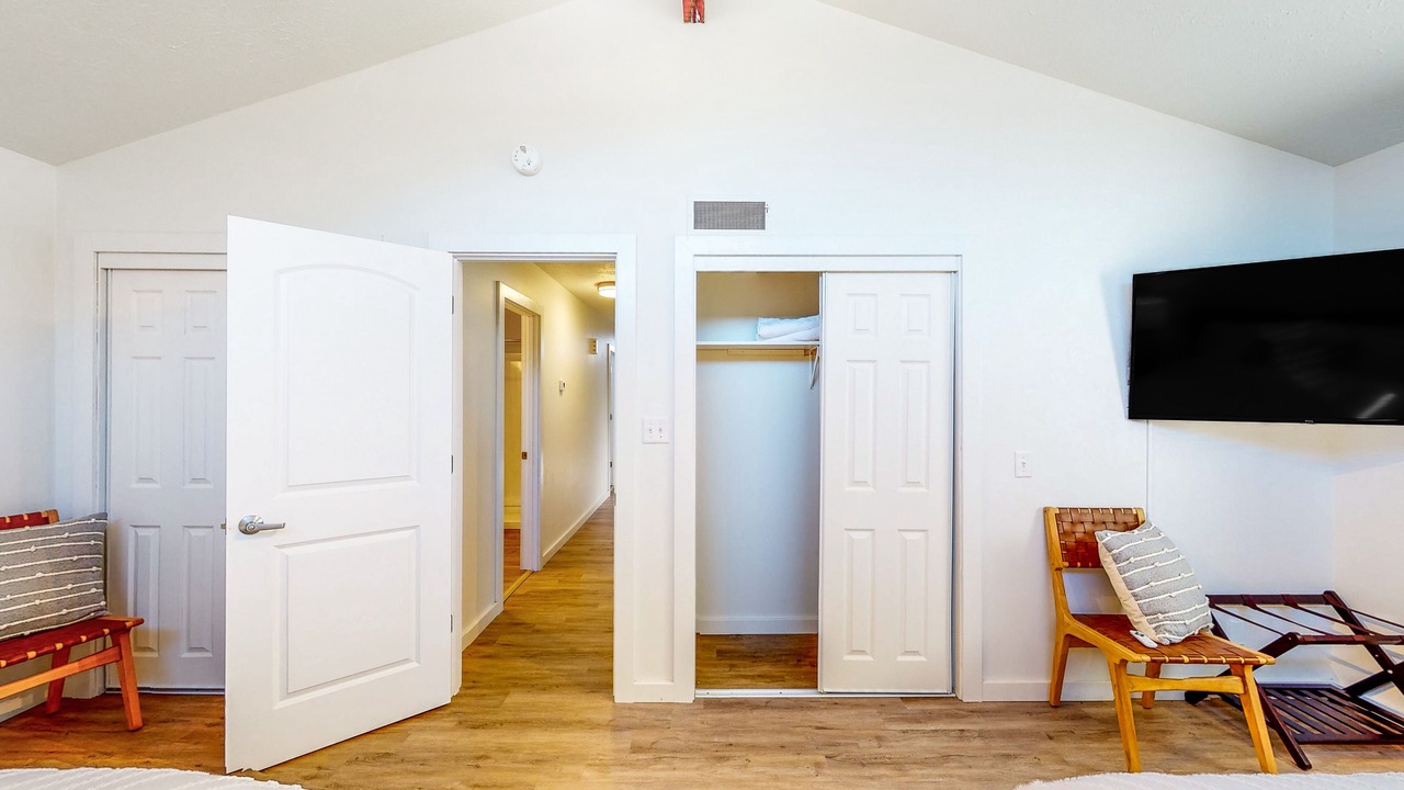 Photo of Bedroom in Simonton Lake