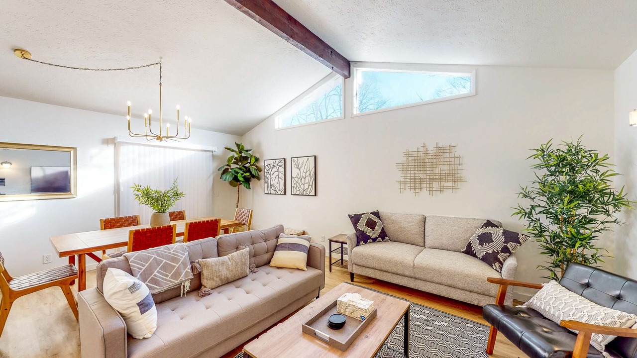 Photo of Livingroom in Simonton Lake