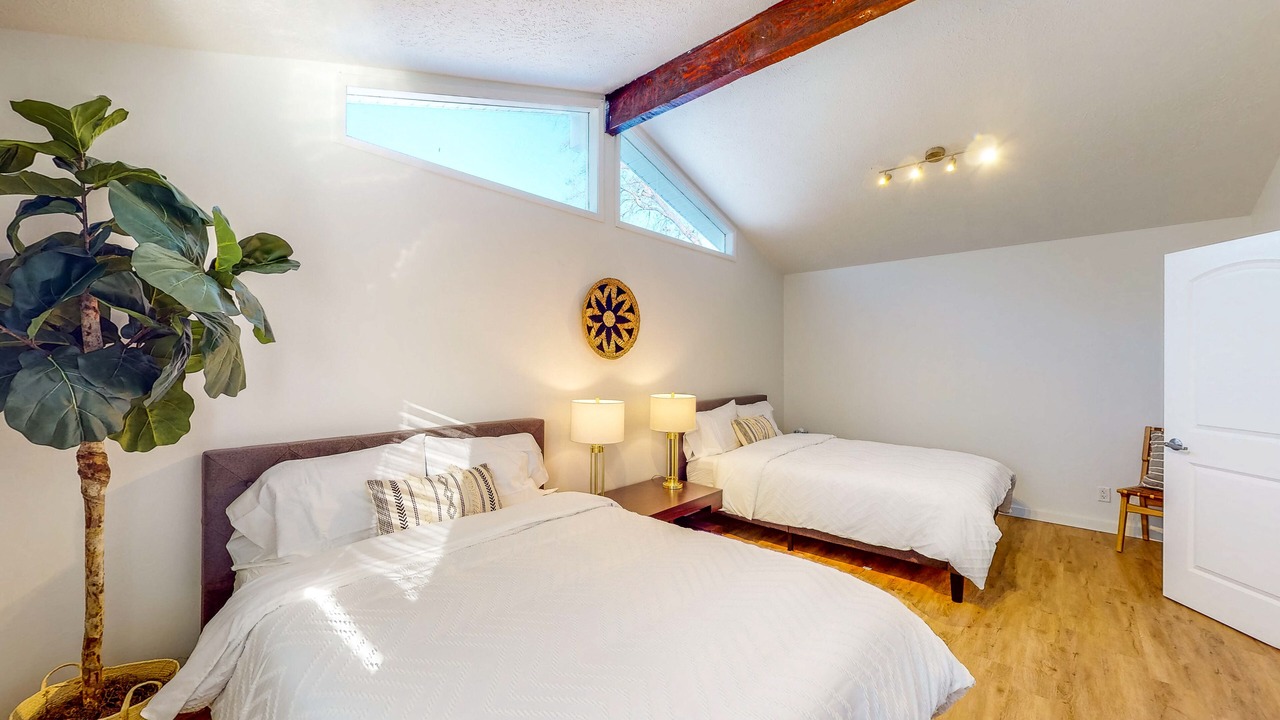 Photo of Bedroom in Simonton Lake