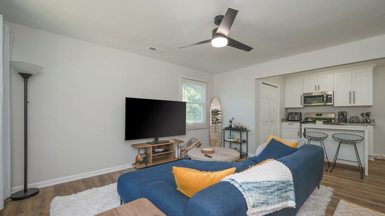 Photo of Livingroom in Bayview