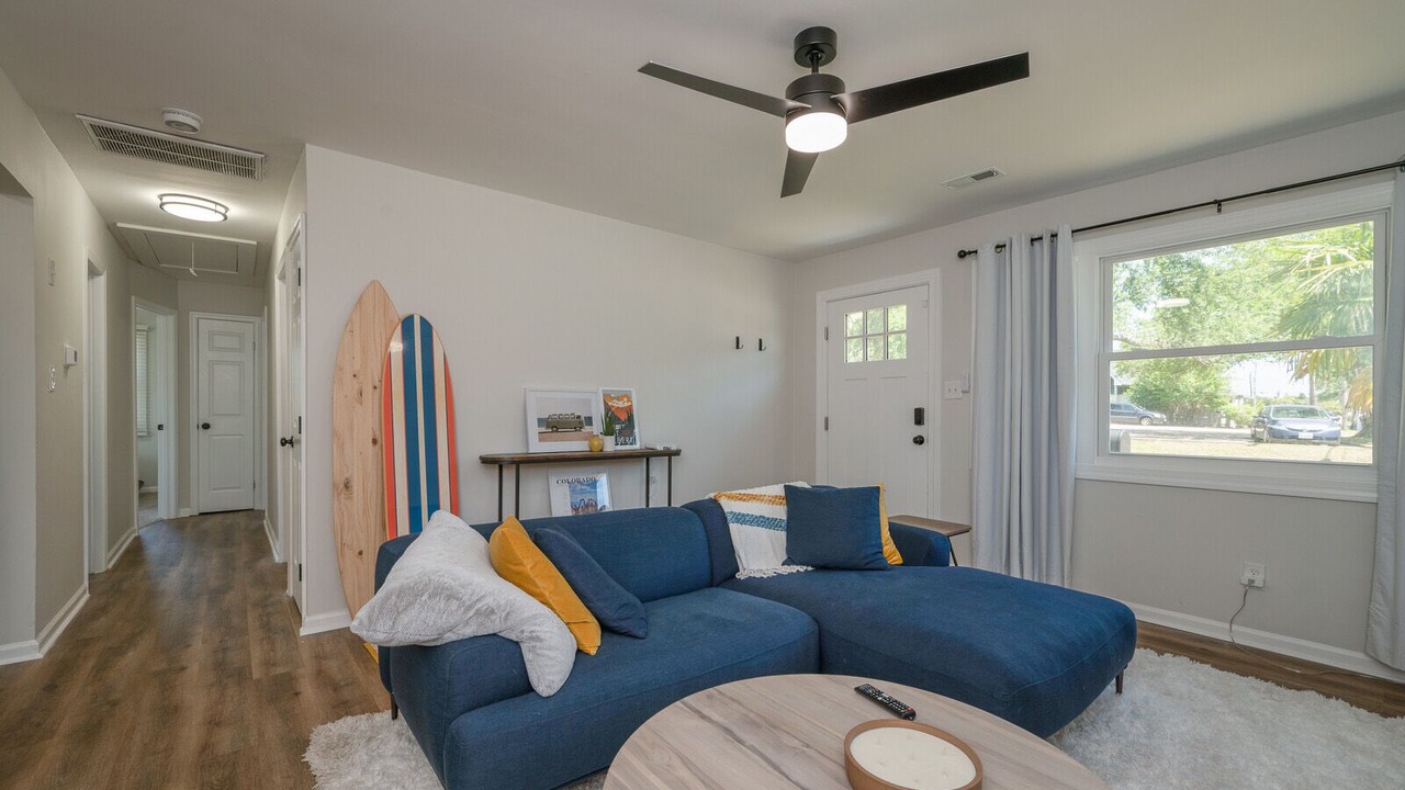Photo of Livingroom in Bayview