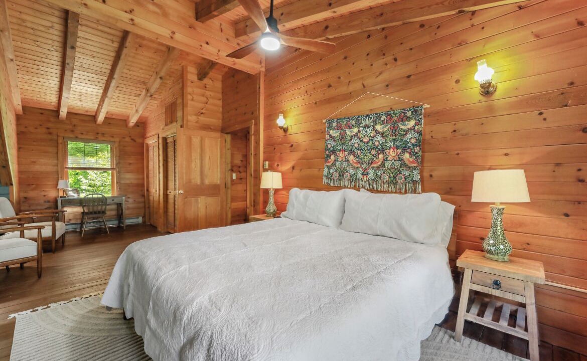 Photo of Bedroom in West Stockbridge
