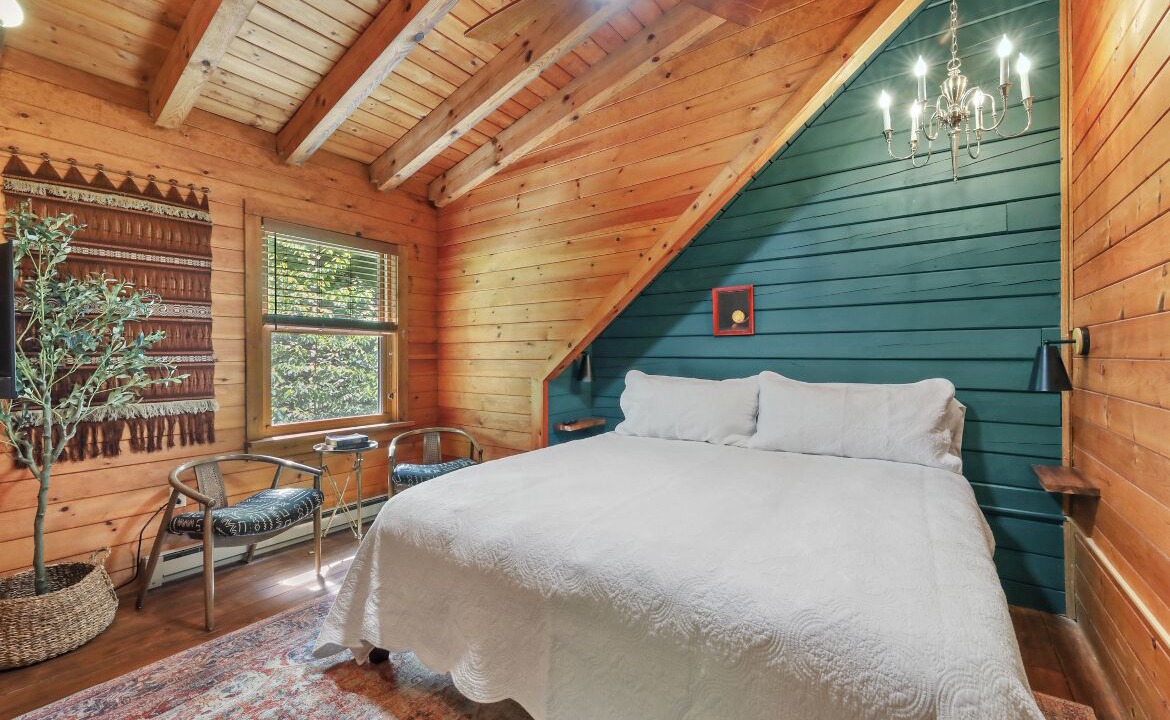 Photo of Bedroom in West Stockbridge