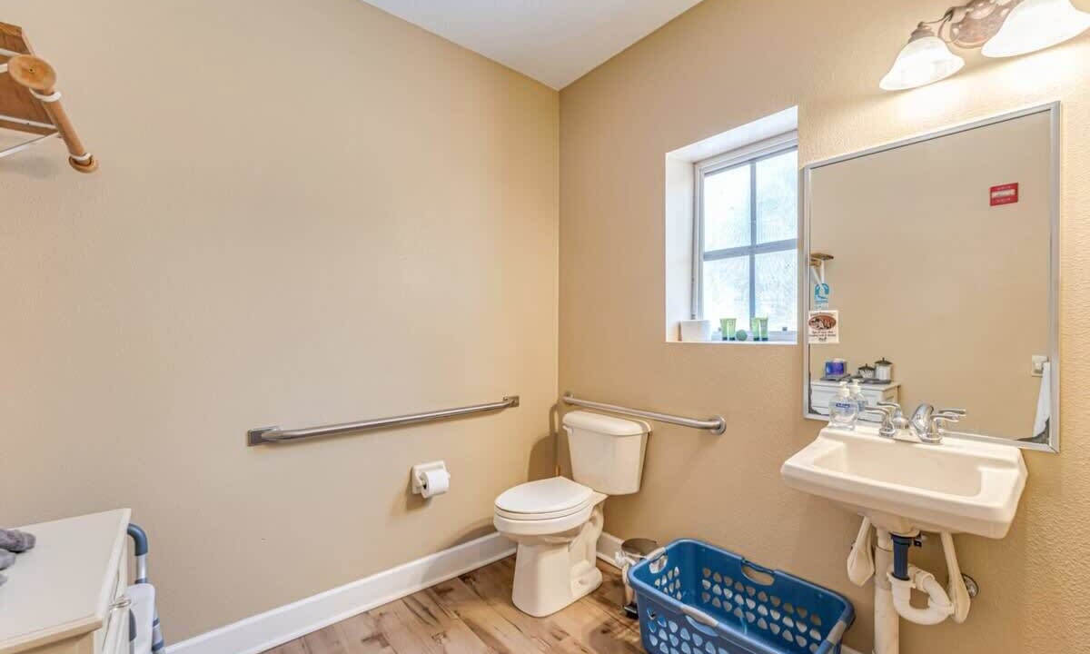 Photo of Bathroom in Chassahowitzka